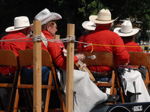 Entertainment while traveling comes in many forms - Entertainment Western Style (c) 2007 Ted Grellner